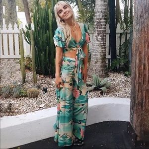 New without tags 2 pc set